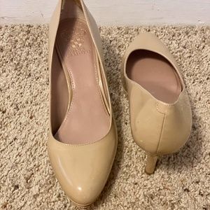 Vince Camuto nude patent heels size 10